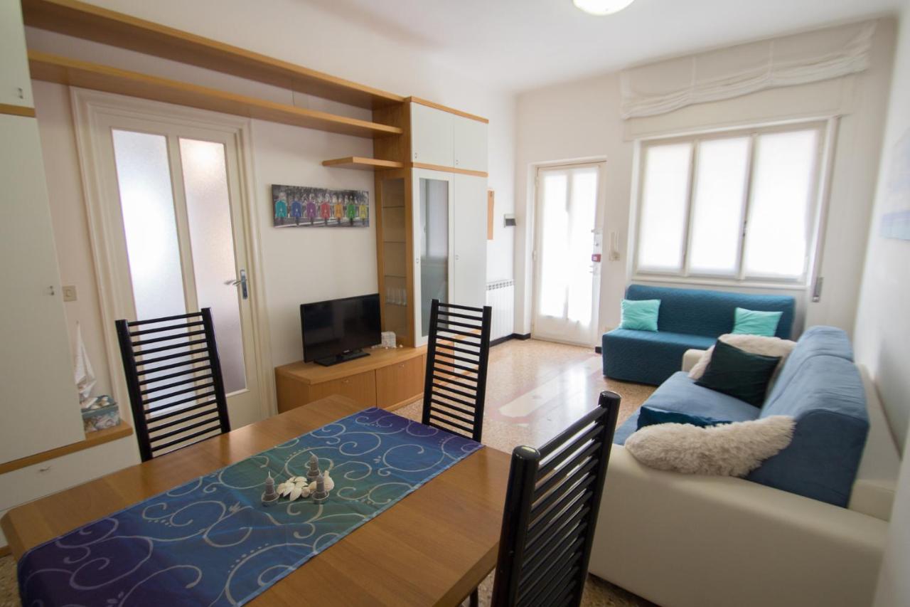 Grande Bilocale Con Giardino E Posto Auto Privato Comodo Al Mare 瓦拉泽 外观 照片